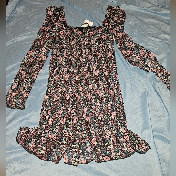 Forever21 Floral Dress Woman's Medium - Picture 2 of 6